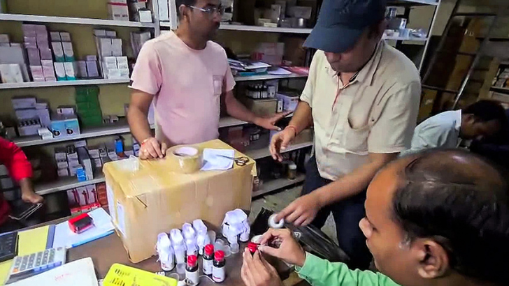 https://www.salarnews.in/public/uploads/images/newsimages/maannewsimage09102025_164612_Cough syrup (1).png